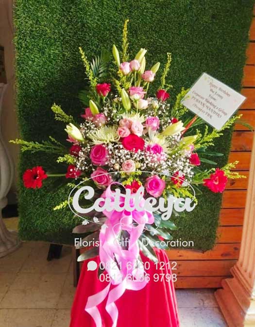 bunga meja ucapan selamat ulang tahun